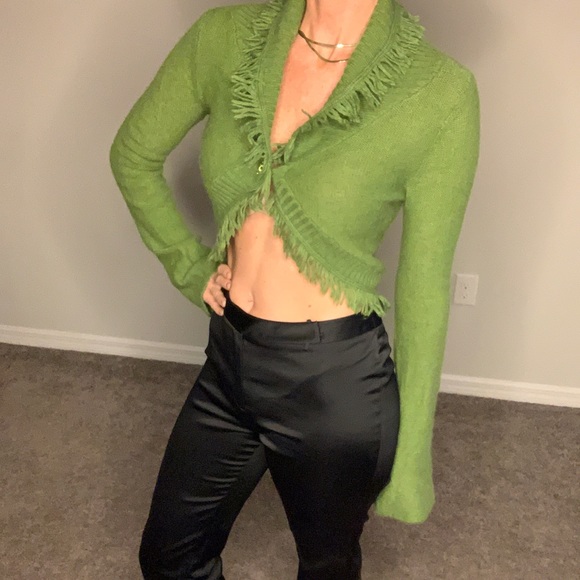 Green Sweater - Picture 4 of 7